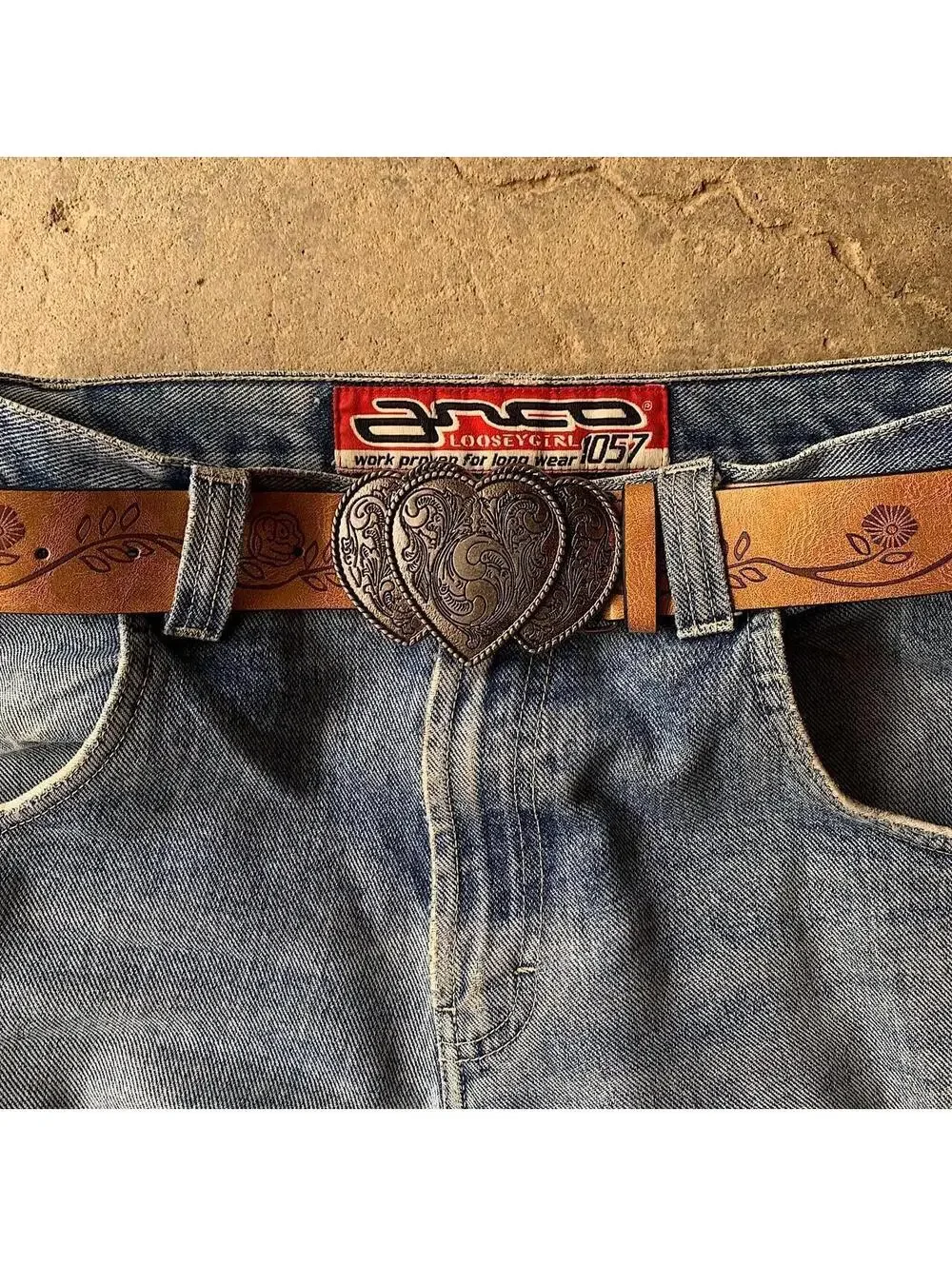 American Western Floral Brown vintage style Heart Belt Buckle black belt. 42 inc